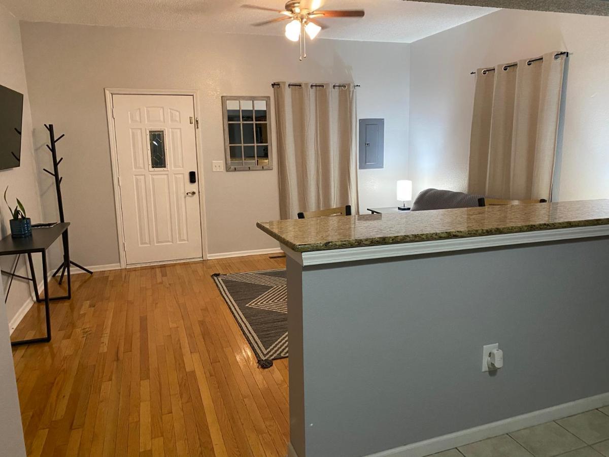Villa Cozy House With Large Free Parking On Premises Springfield Exterior foto